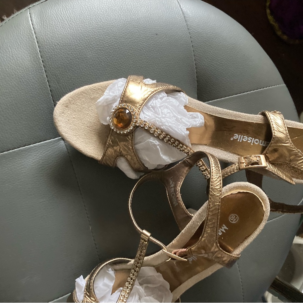 Heels Blk/beige…Blk/white platform sz8..Gold burlap wedge 4in highsz8.5
